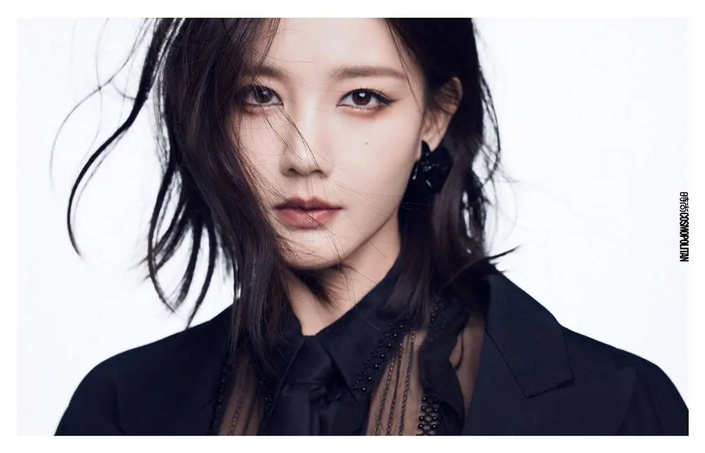 Li Yitong @ Cosmopolitan China December 2023