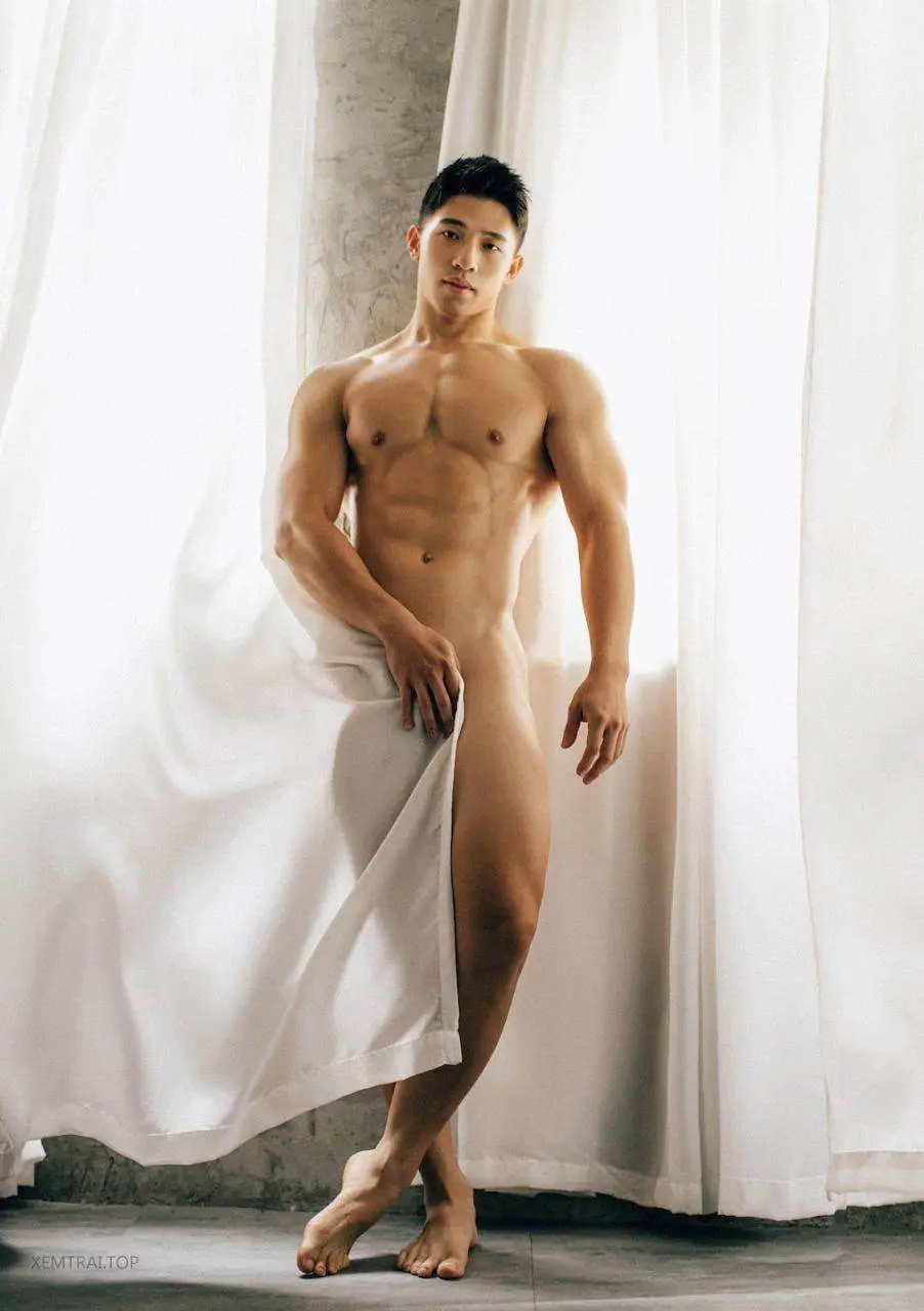 หนุ่มหล่อขึ้นปก 1180.5
