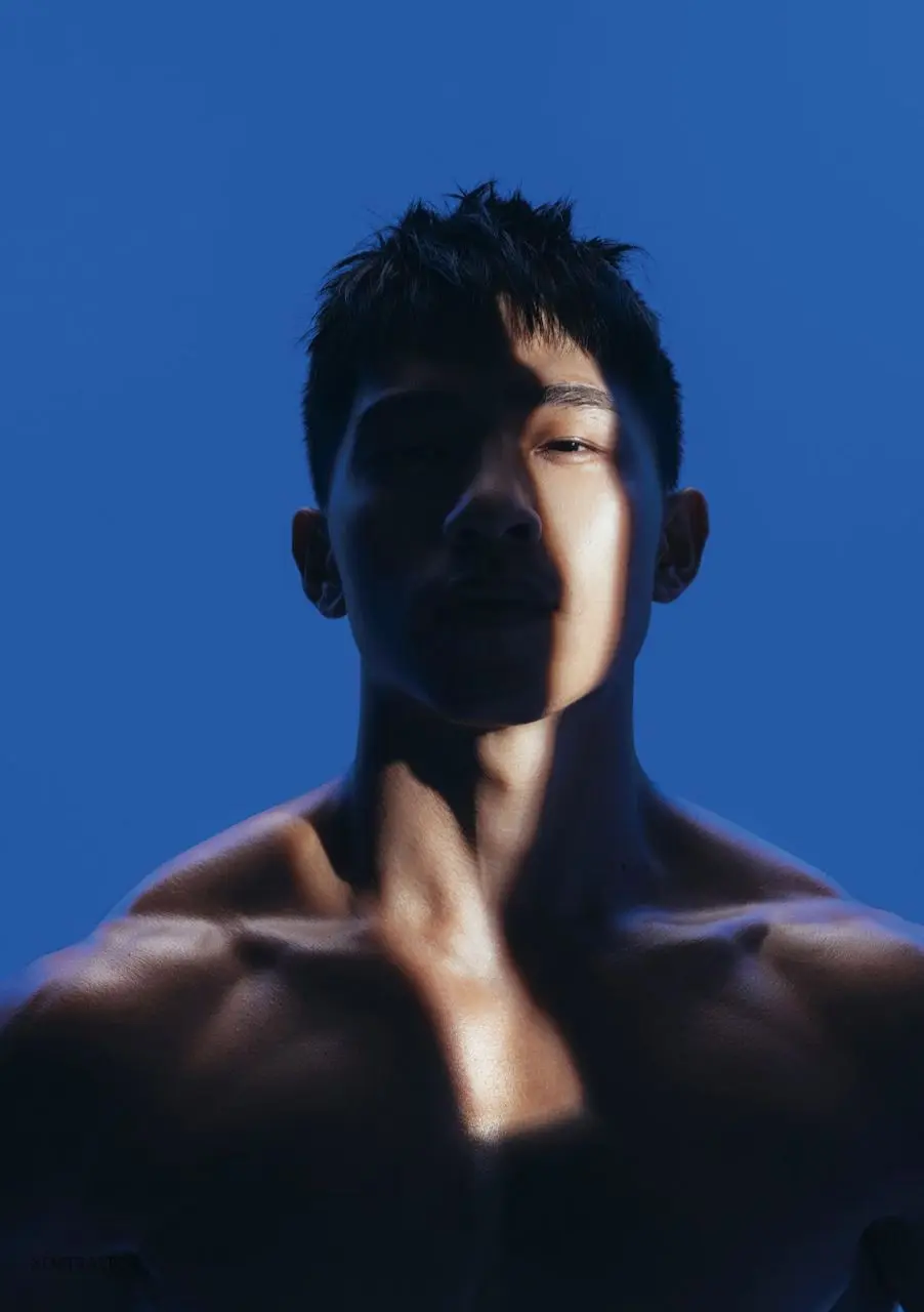 หนุ่มหล่อขึ้นปก 1180.5