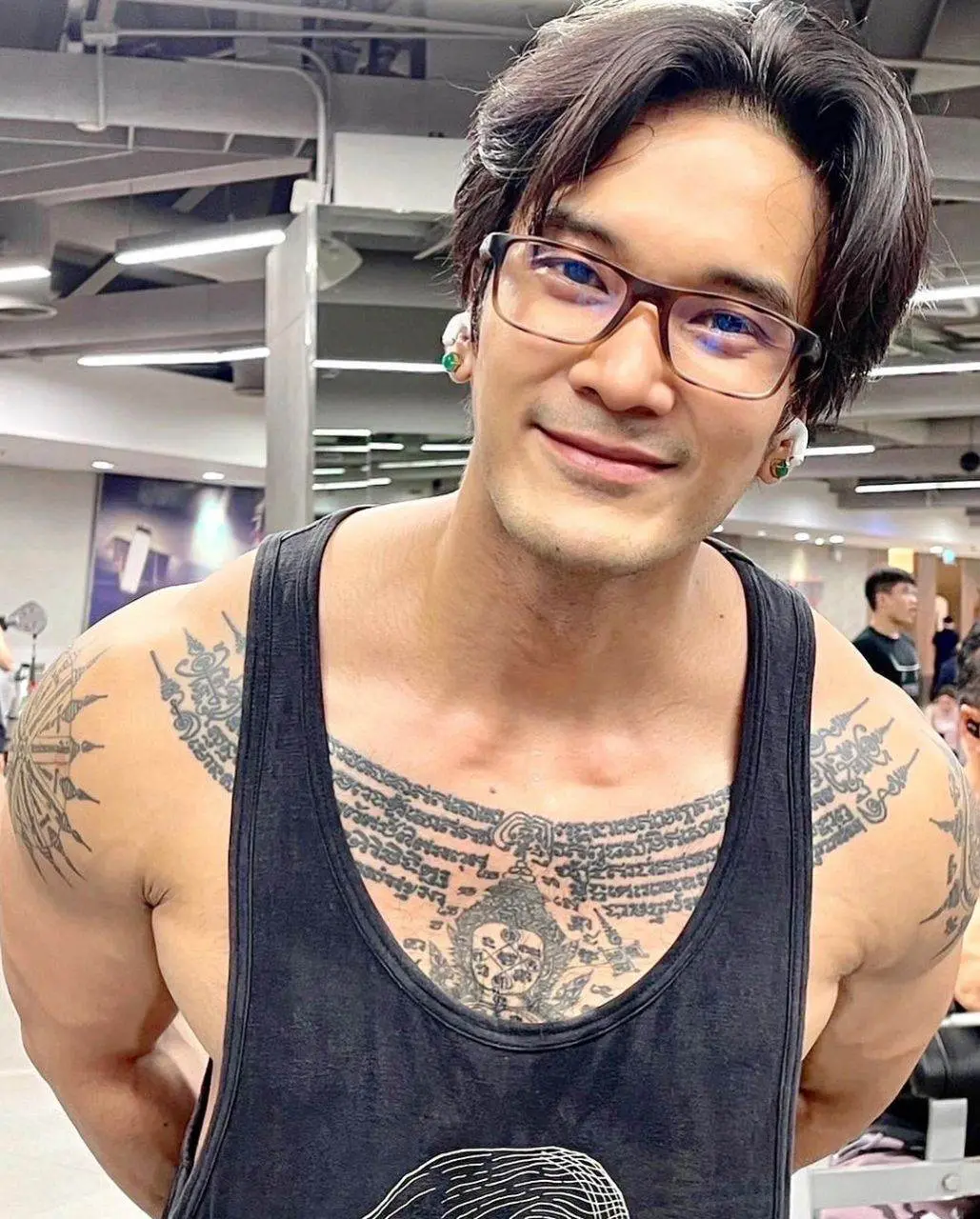 คลัง ยั่วรัก