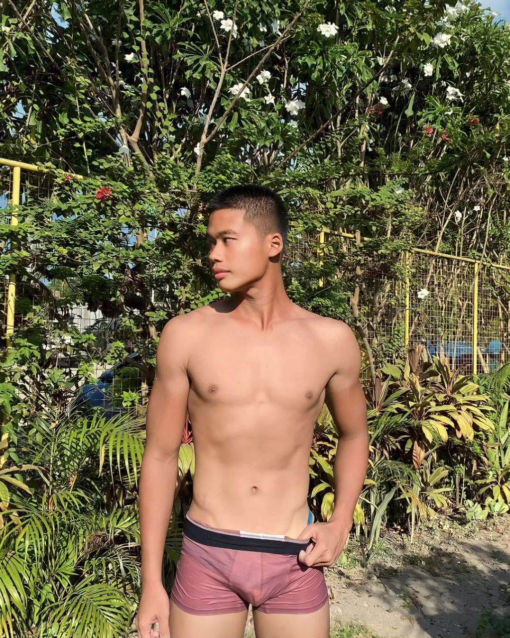 เงียบๆคนเดียว(กลางทุ่ง)