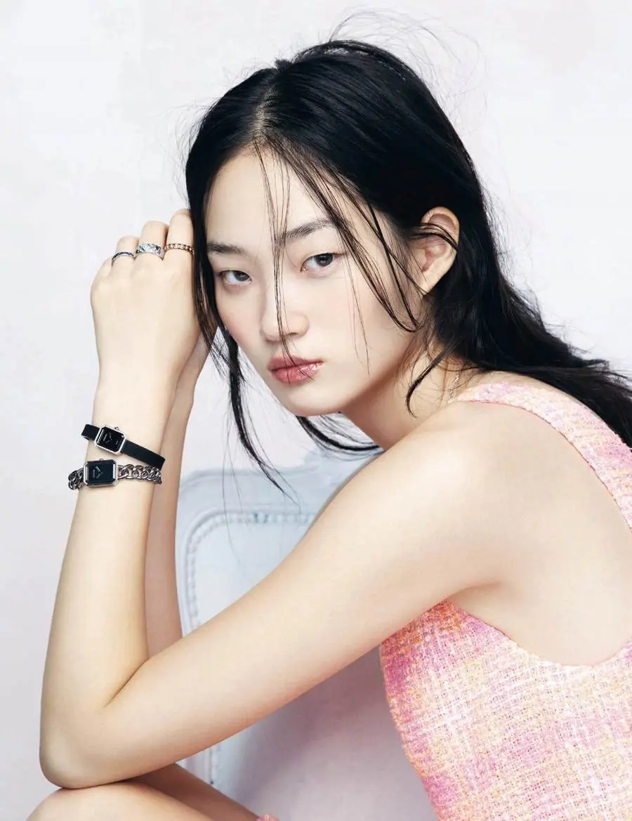 Shin Hyun Ji @ Harper's BAZAAR Korea December 2023