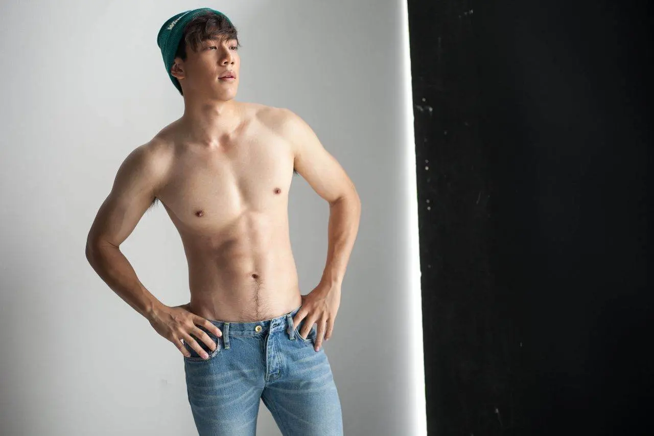 คลังสพลคนหล่อ