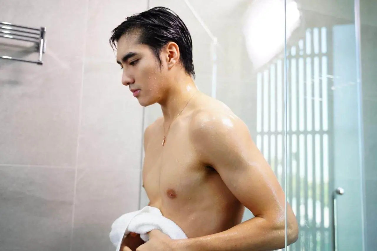 คลังสพลคนหล่อ