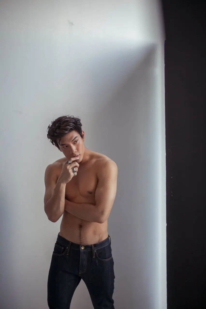 คลังสพลคนหล่อ