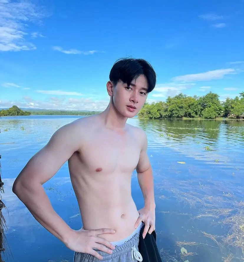 ถอดโชว์เรือนร่าง 2844