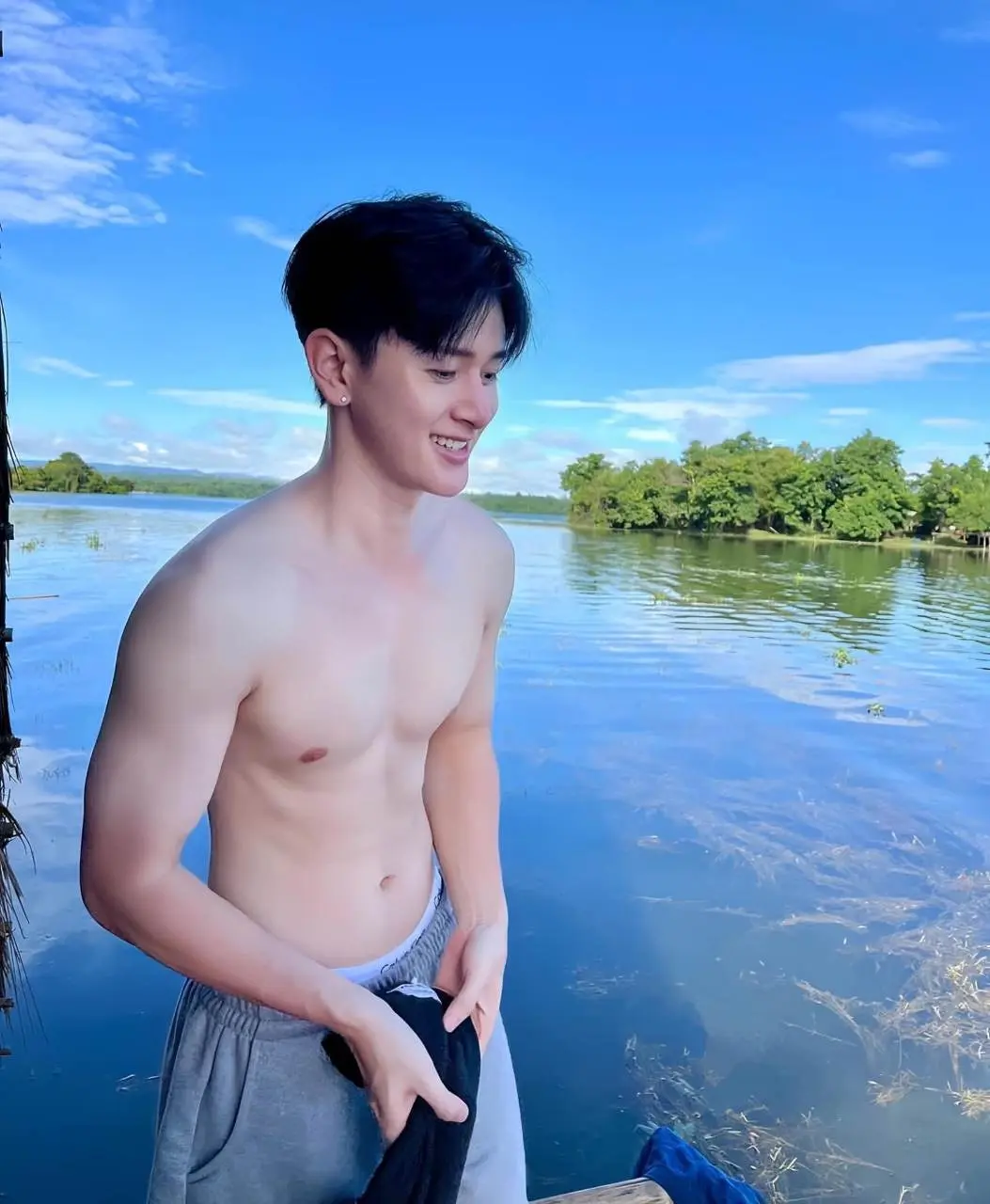 ถอดโชว์เรือนร่าง 2845