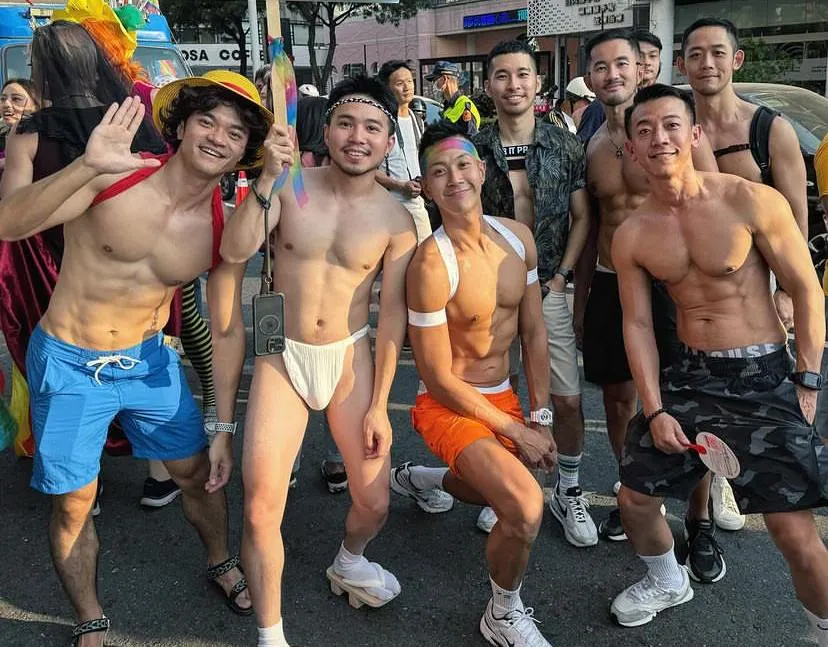 ถอดโชว์เรือนร่าง 2846