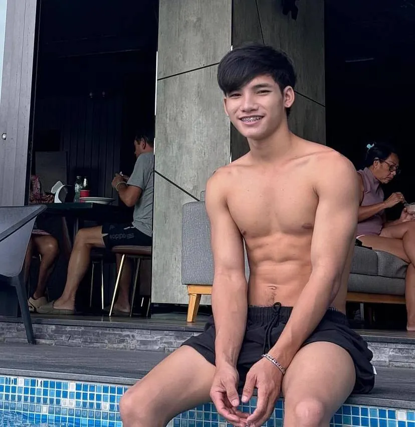 ถอดโชว์เรือนร่าง 2846