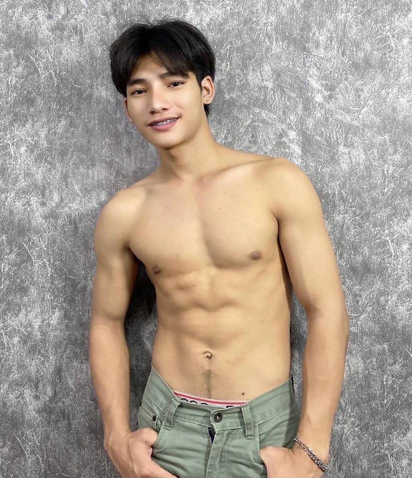 ถอดโชว์เรือนร่าง 2846