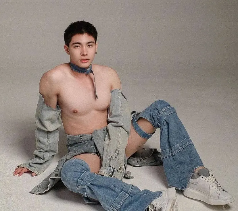 ถอดโชว์เรือนร่าง 2847