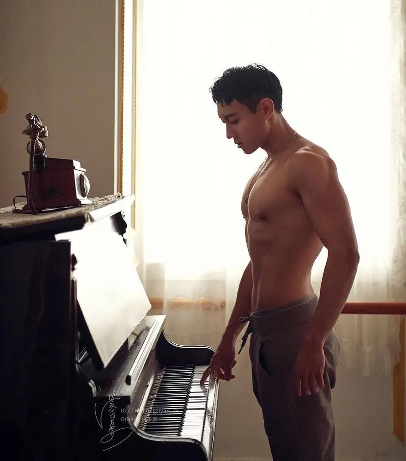 ถอดโชว์เรือนร่าง 2847