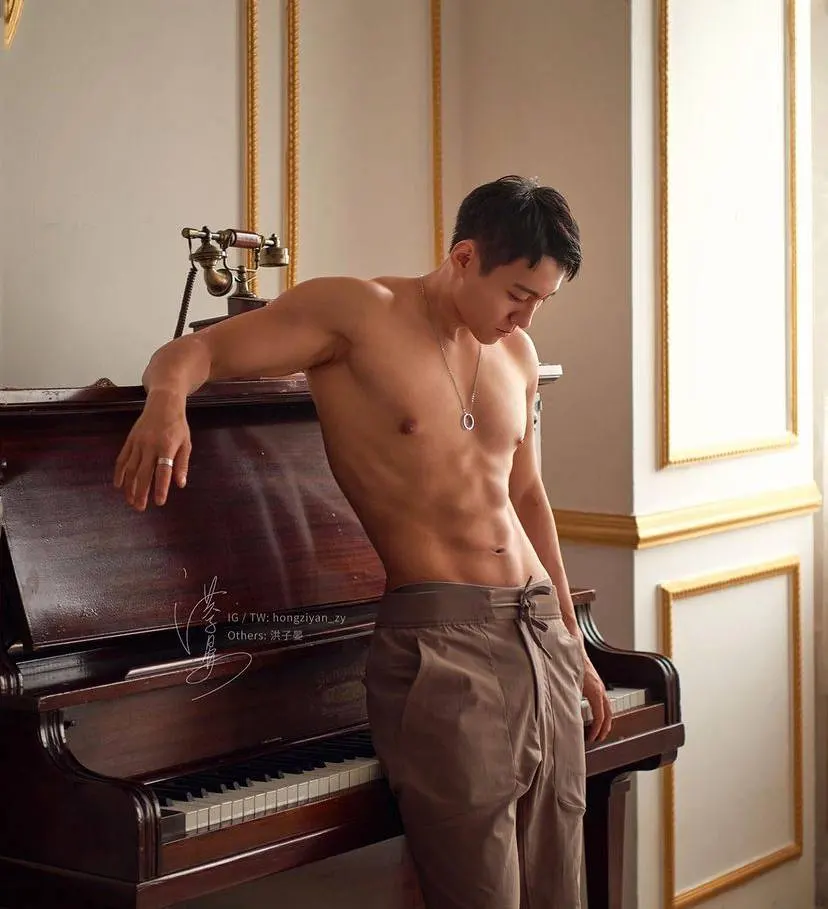 ถอดโชว์เรือนร่าง 2847