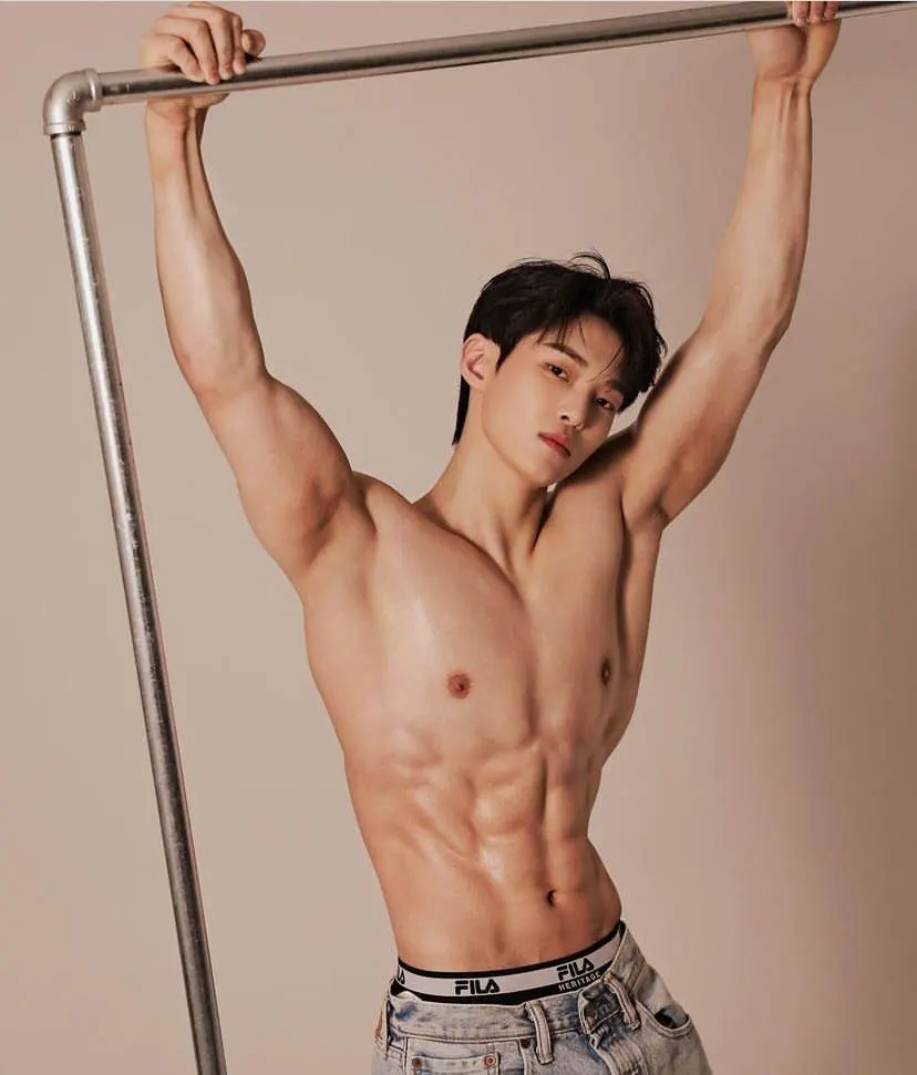 ถอดโชว์เรือนร่าง 2847