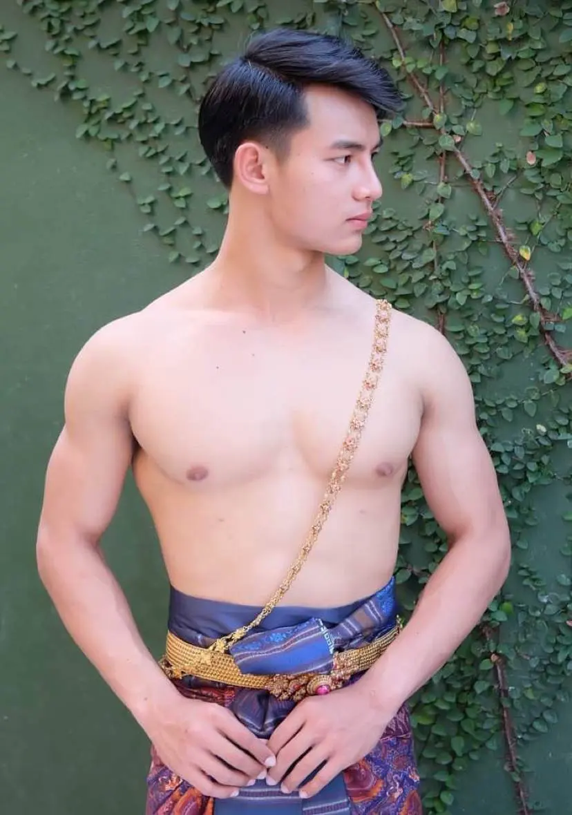 ถอดโชว์เรือนร่าง 2848