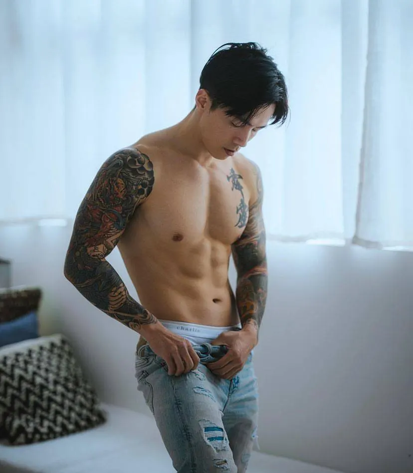 ถอดโชว์เรือนร่าง 2848
