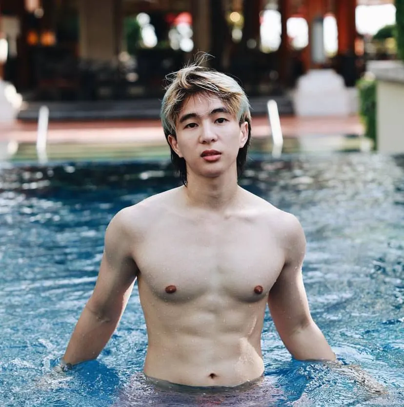 ถอดโชว์เรือนร่าง 2850