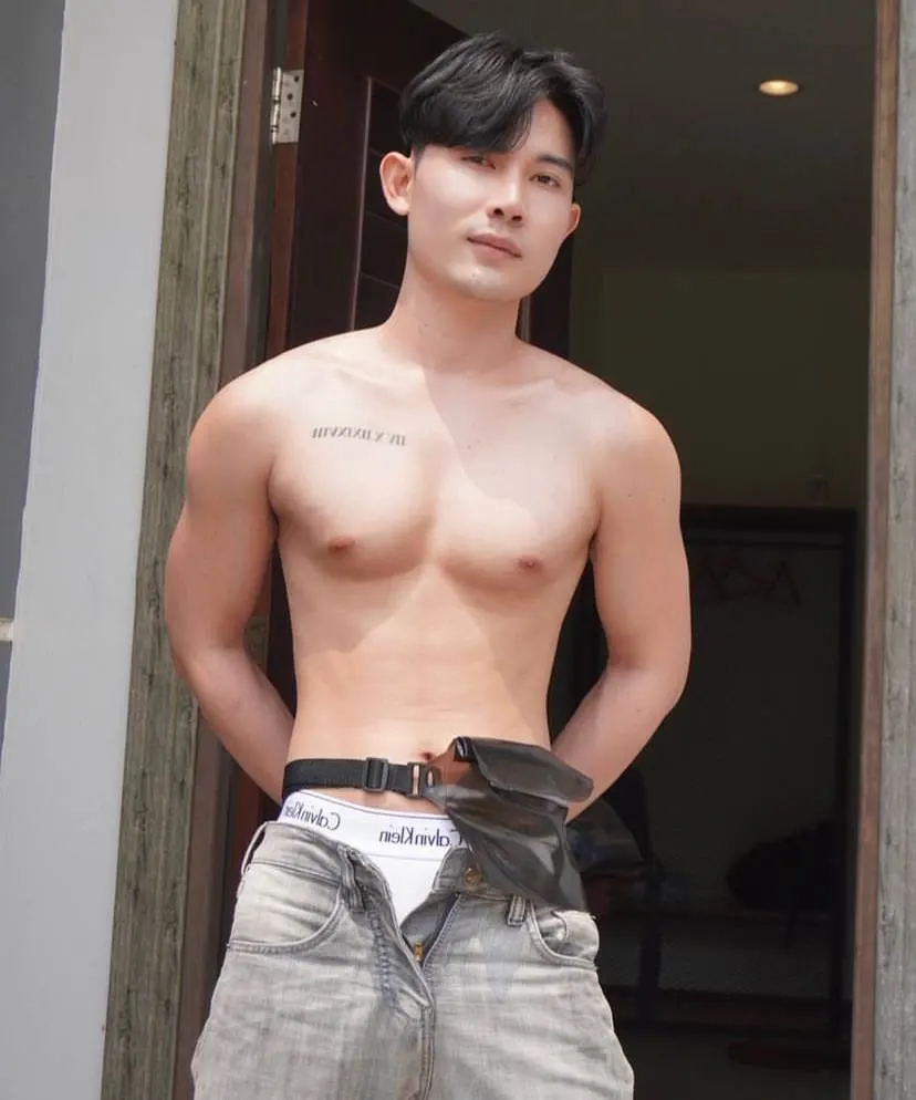 ถอดโชว์เรือนร่าง 2850