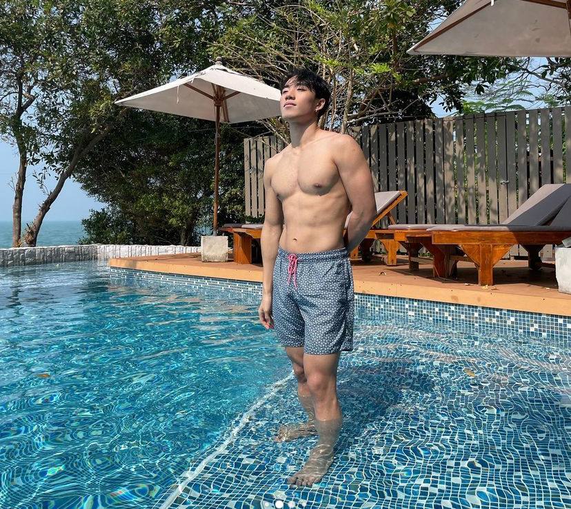 ถอดโชว์เรือนร่าง 2850
