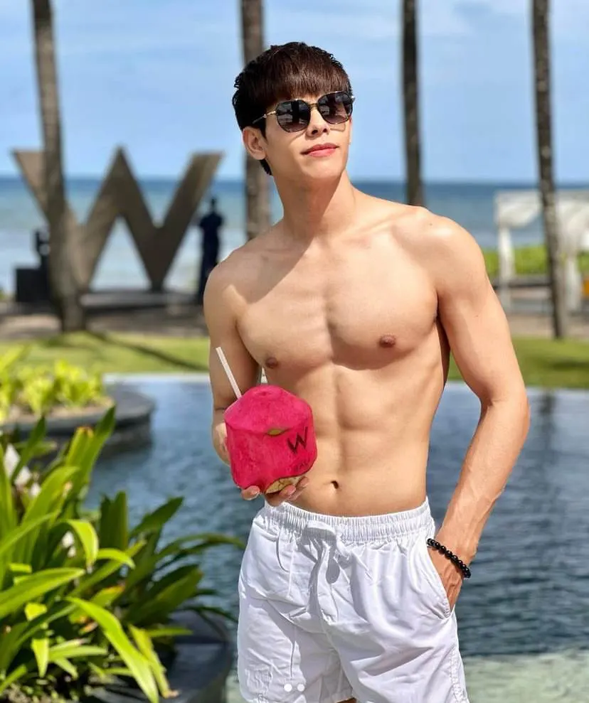ถอดโชว์เรือนร่าง 2850