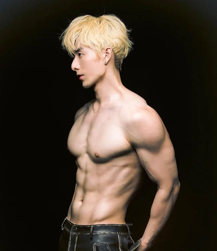 ถอดโชว์เรือนร่าง 2851