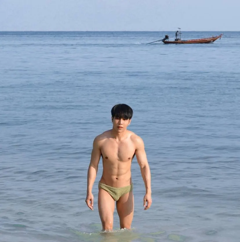 ถอดโชว์เรือนร่าง 2851