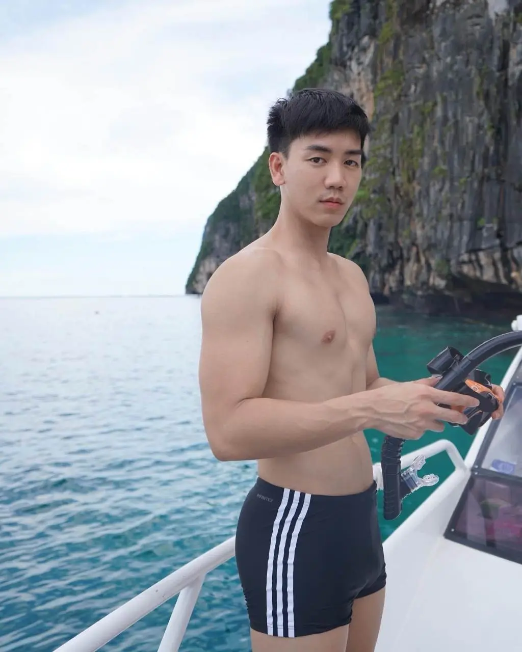ถอดโชว์เรือนร่าง 2852