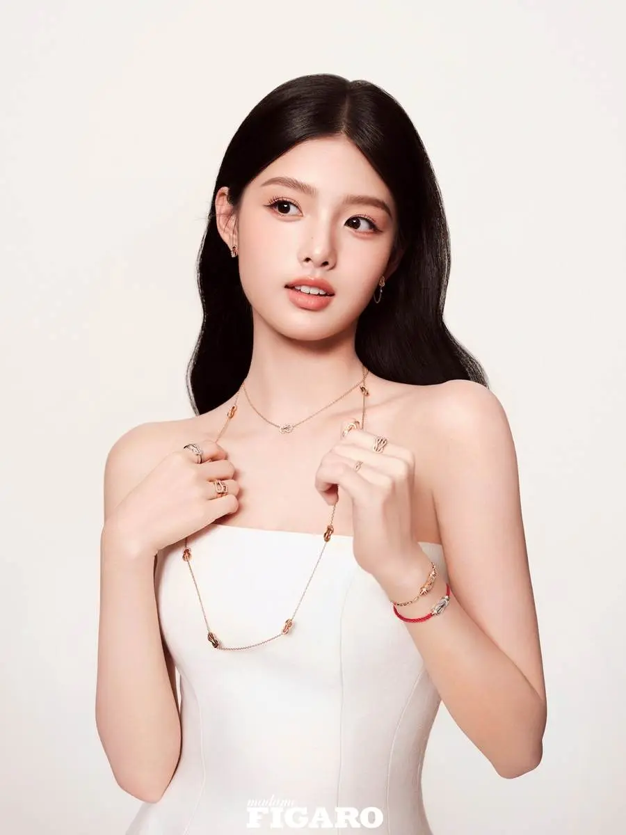 Ai Mi @ madame FIGARO China December 2023