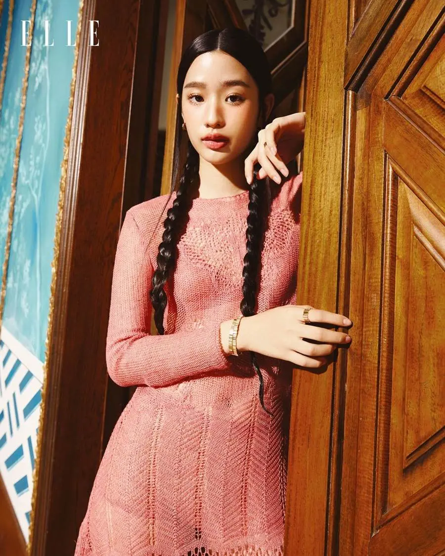 ตู ต้นตะวัน @ ELLE Hong kong December 2023