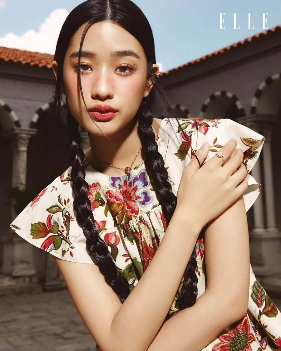 ตู ต้นตะวัน @ ELLE Hong kong December 2023
