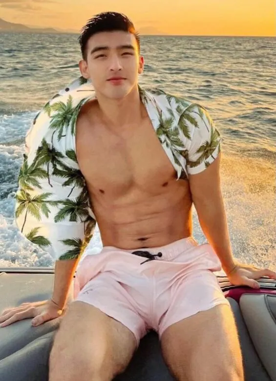 แซ่บซ่อนซี๊ด
