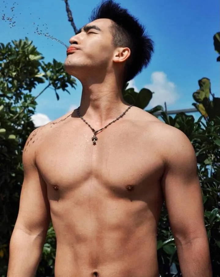 แซ่บซ่อนซี๊ด