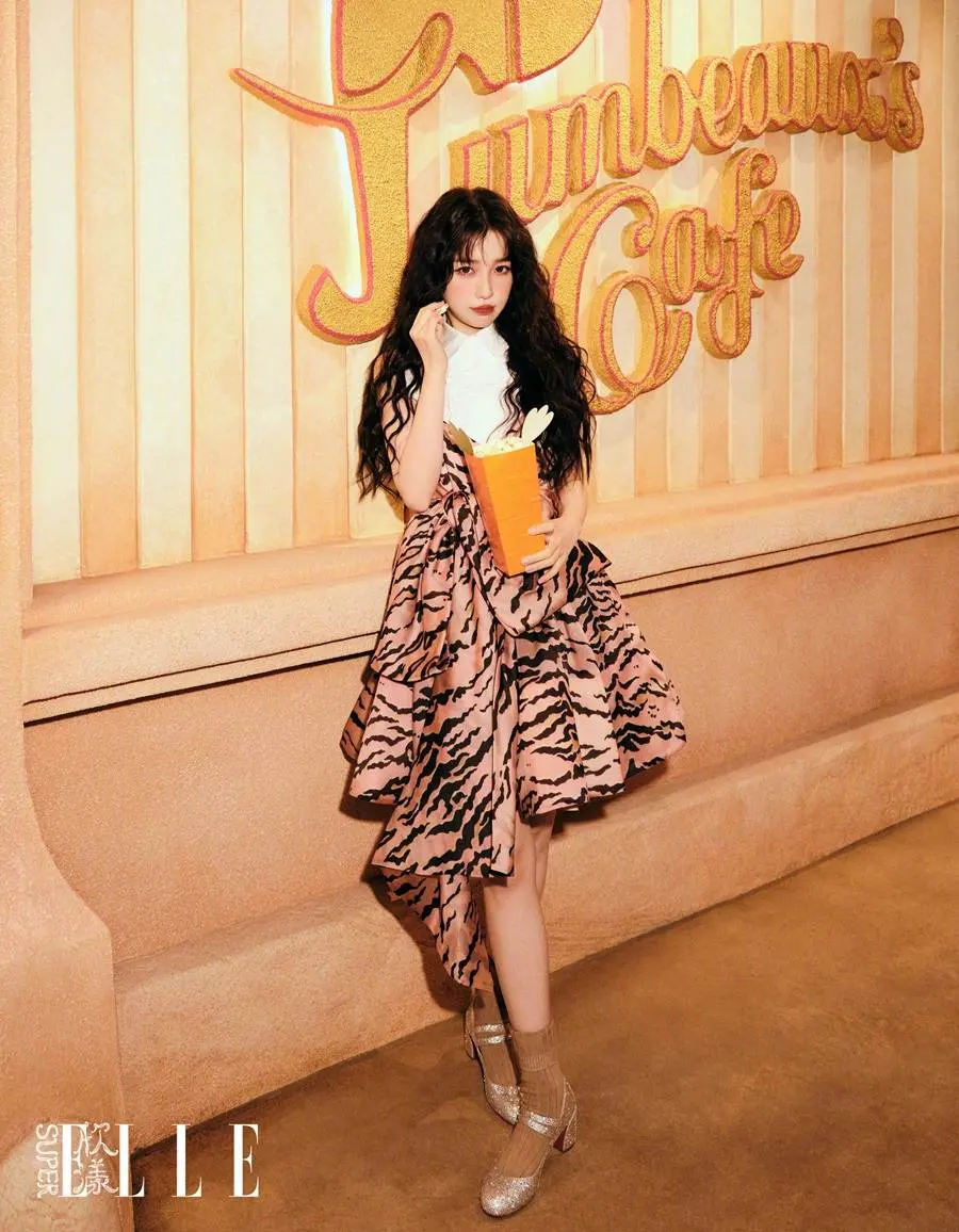 Esther Yu @ SuperELLE China Fall/Winter 2023