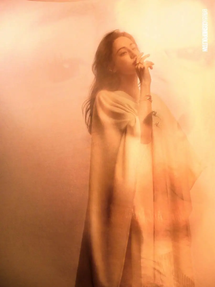 Dilireba @ Cosmopolitan China January 2024