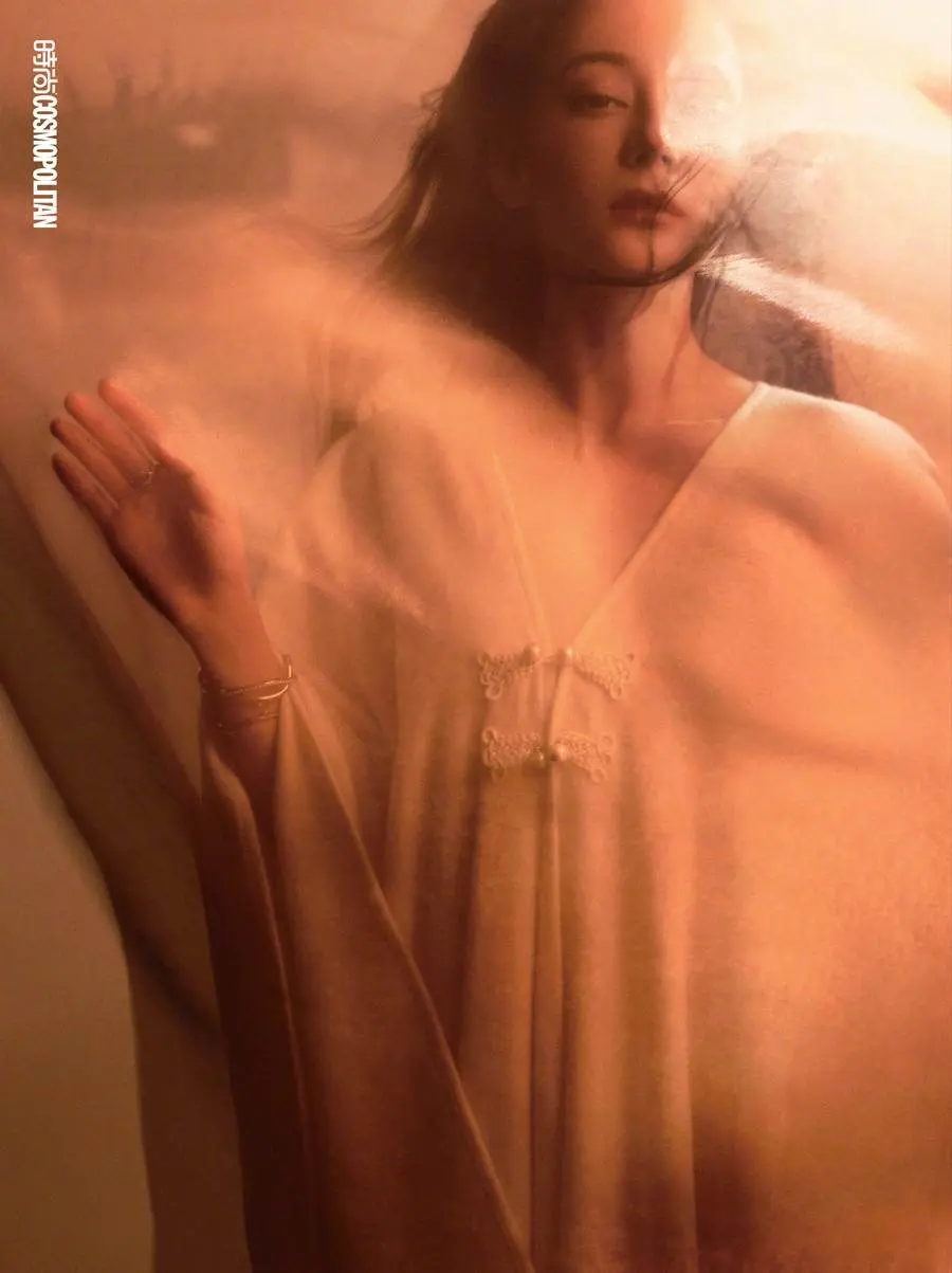 Dilireba @ Cosmopolitan China January 2024