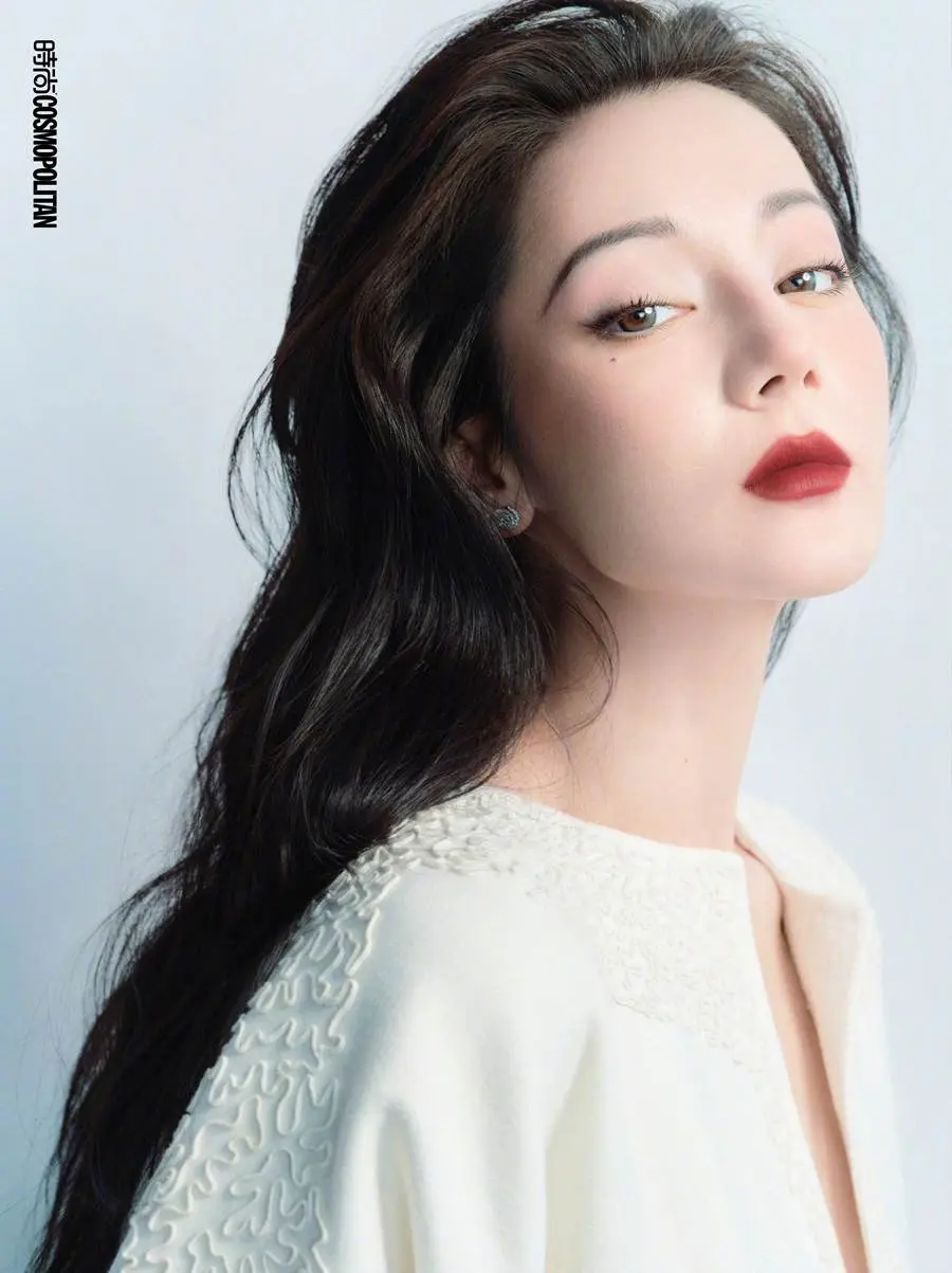 Dilireba @ Cosmopolitan China January 2024