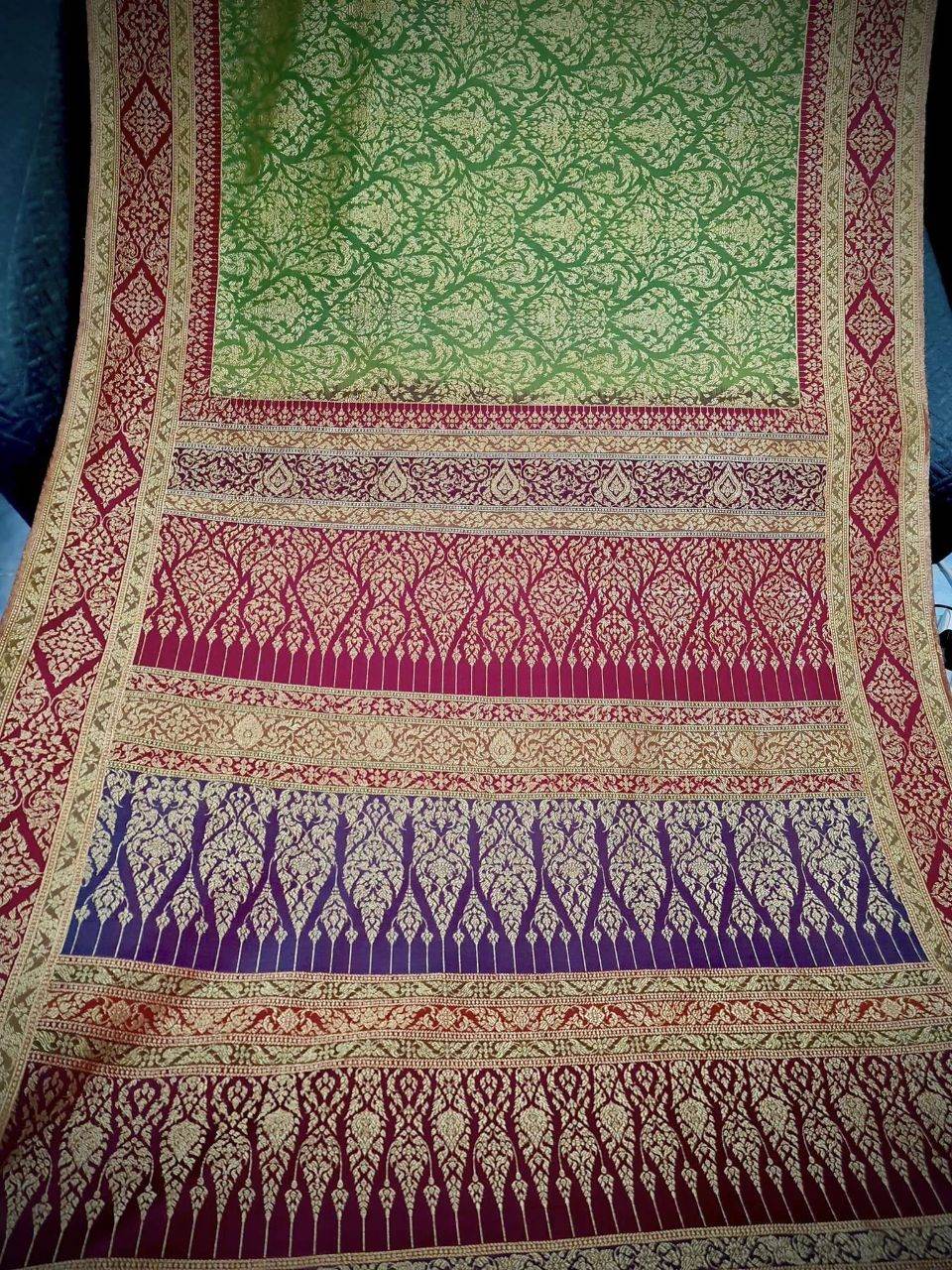 🇹🇭 THAILAND | "Chan Soma Thai Silk" at Ban Tha Sawang Silk Weaving Village.