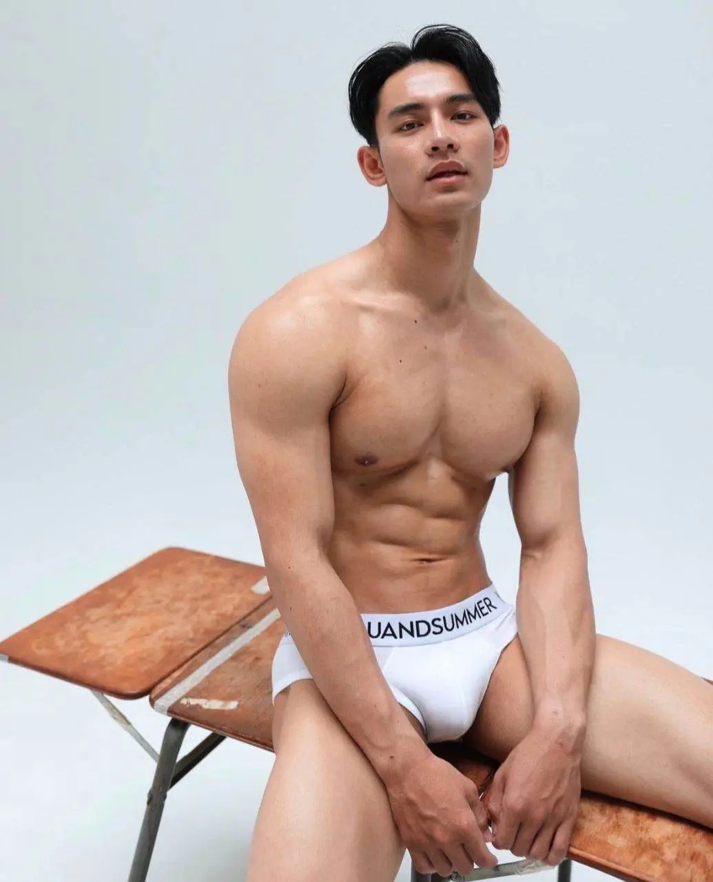นายแบบนิตยสารTHUNDER MODELING X