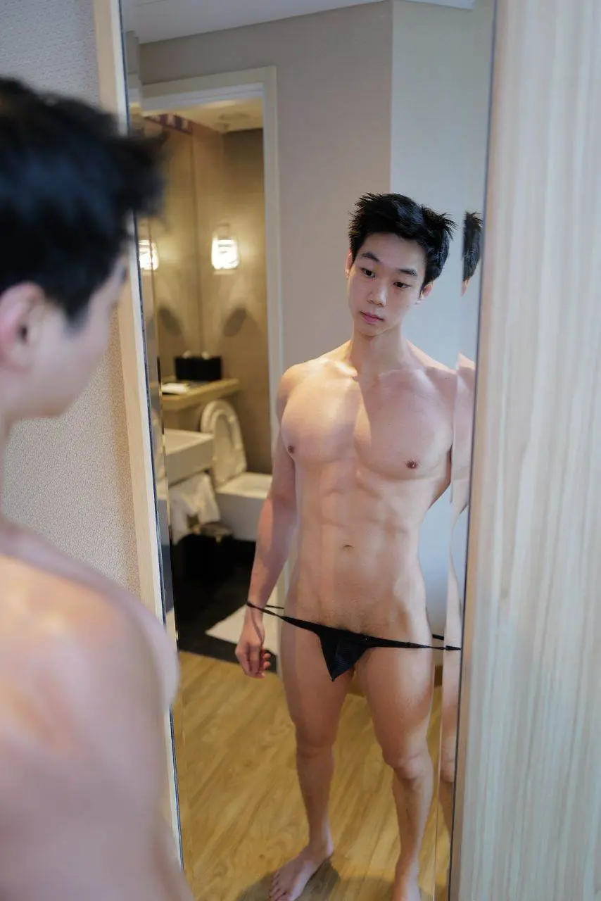 หนุ่มหล่อวัยใส .