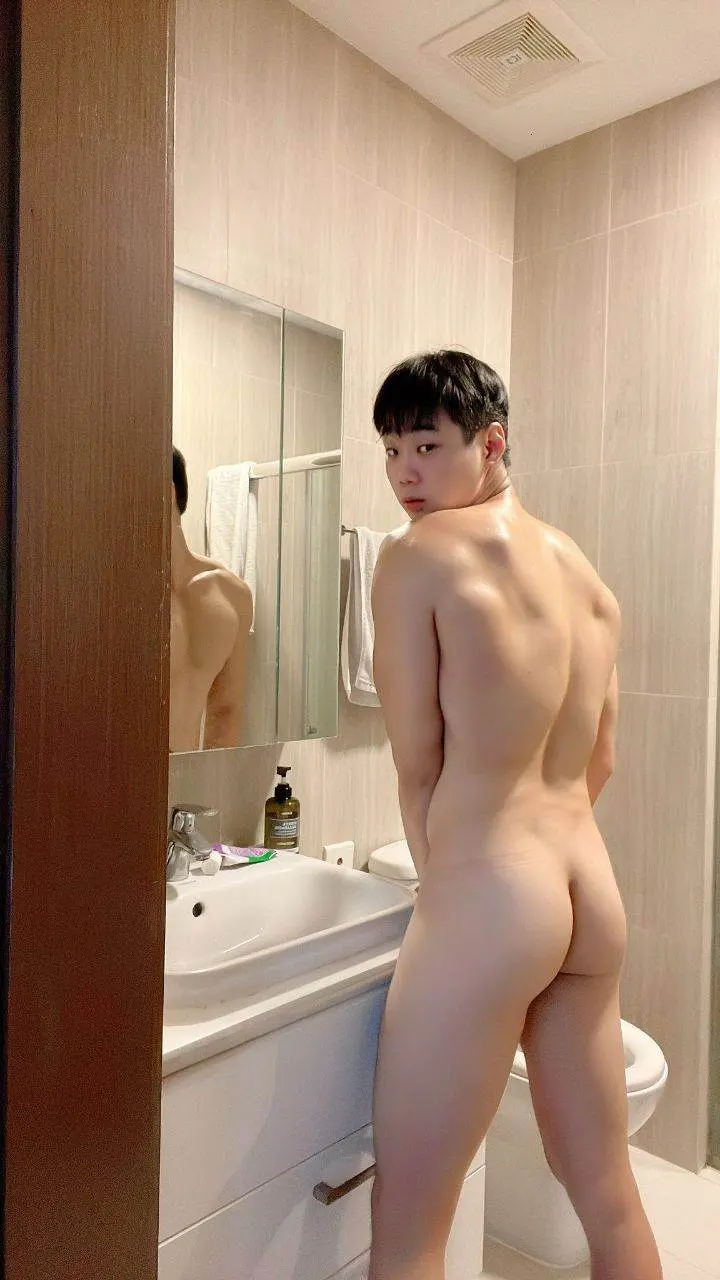 หนุ่มหล่อวัยใส .