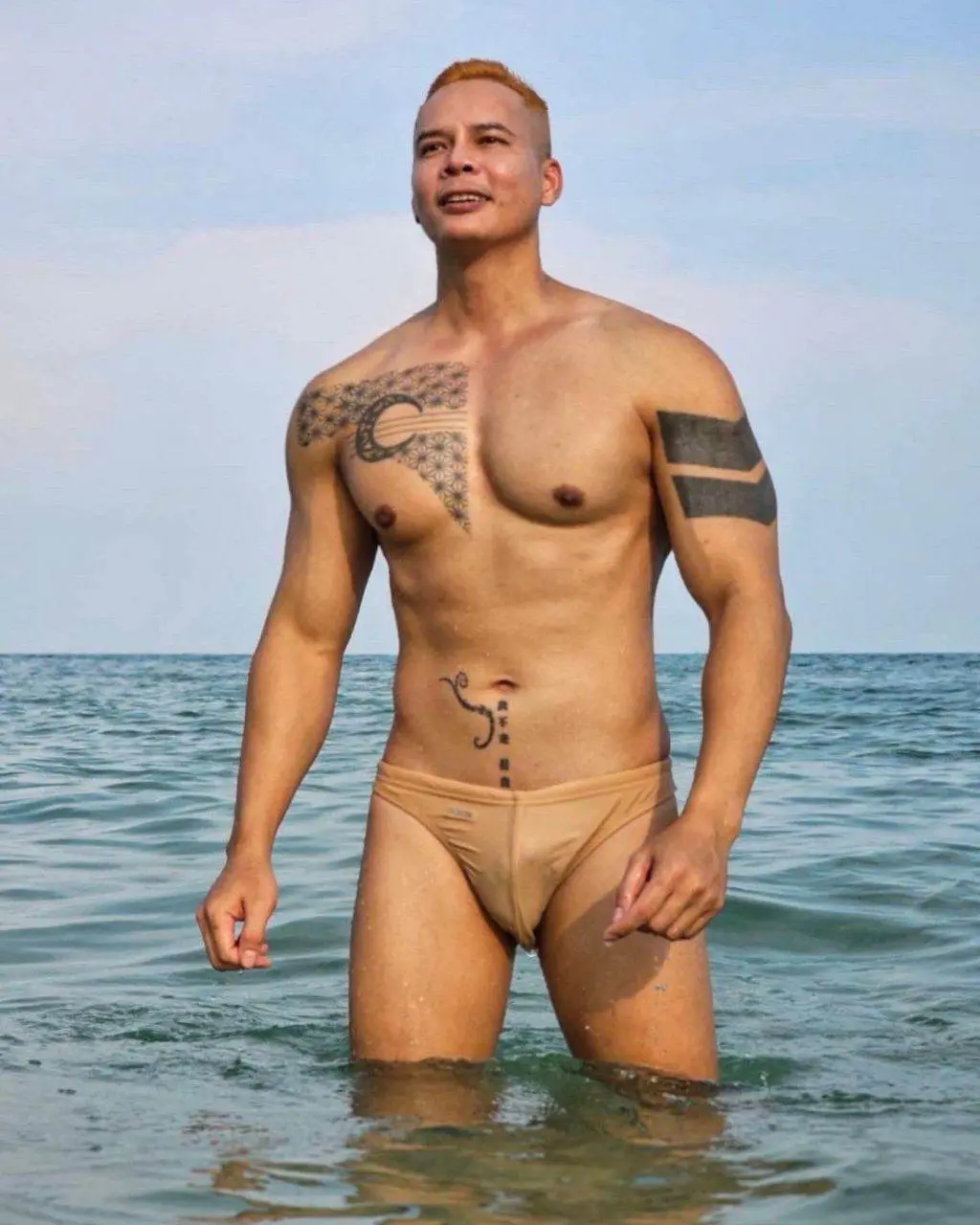 หนุ่มไทย วัยใหญ่.