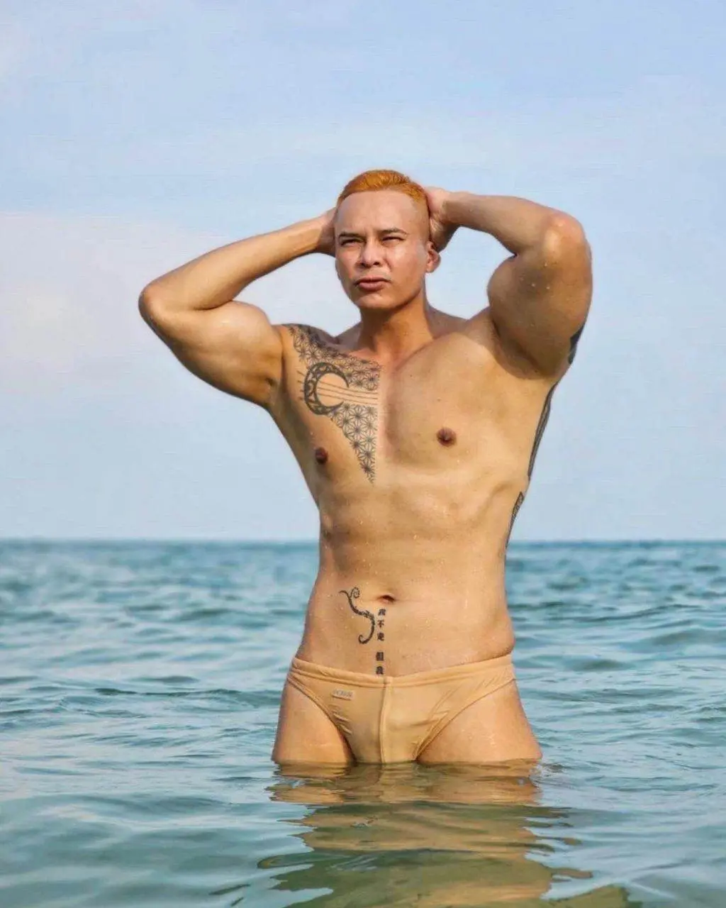 หนุ่มไทย วัยใหญ่.
