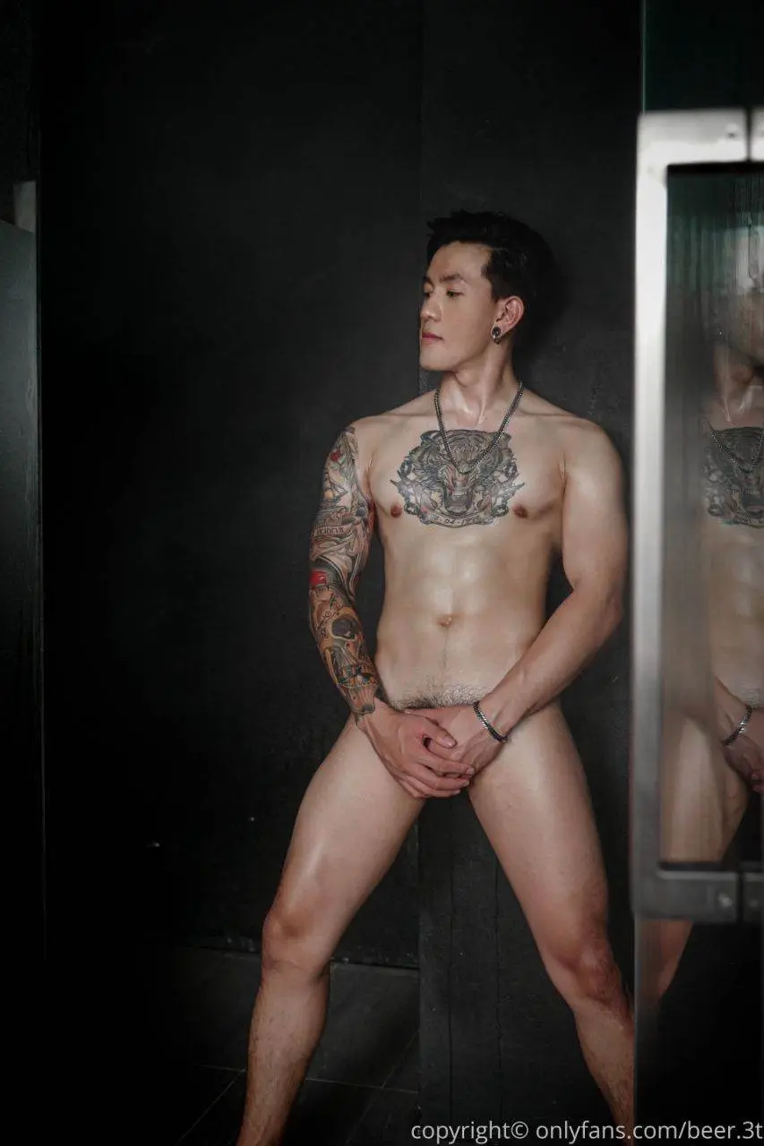 ฉากหลัง