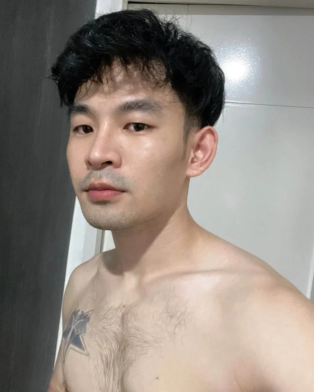 หนุ่มแน่นๆ แฟนใคร