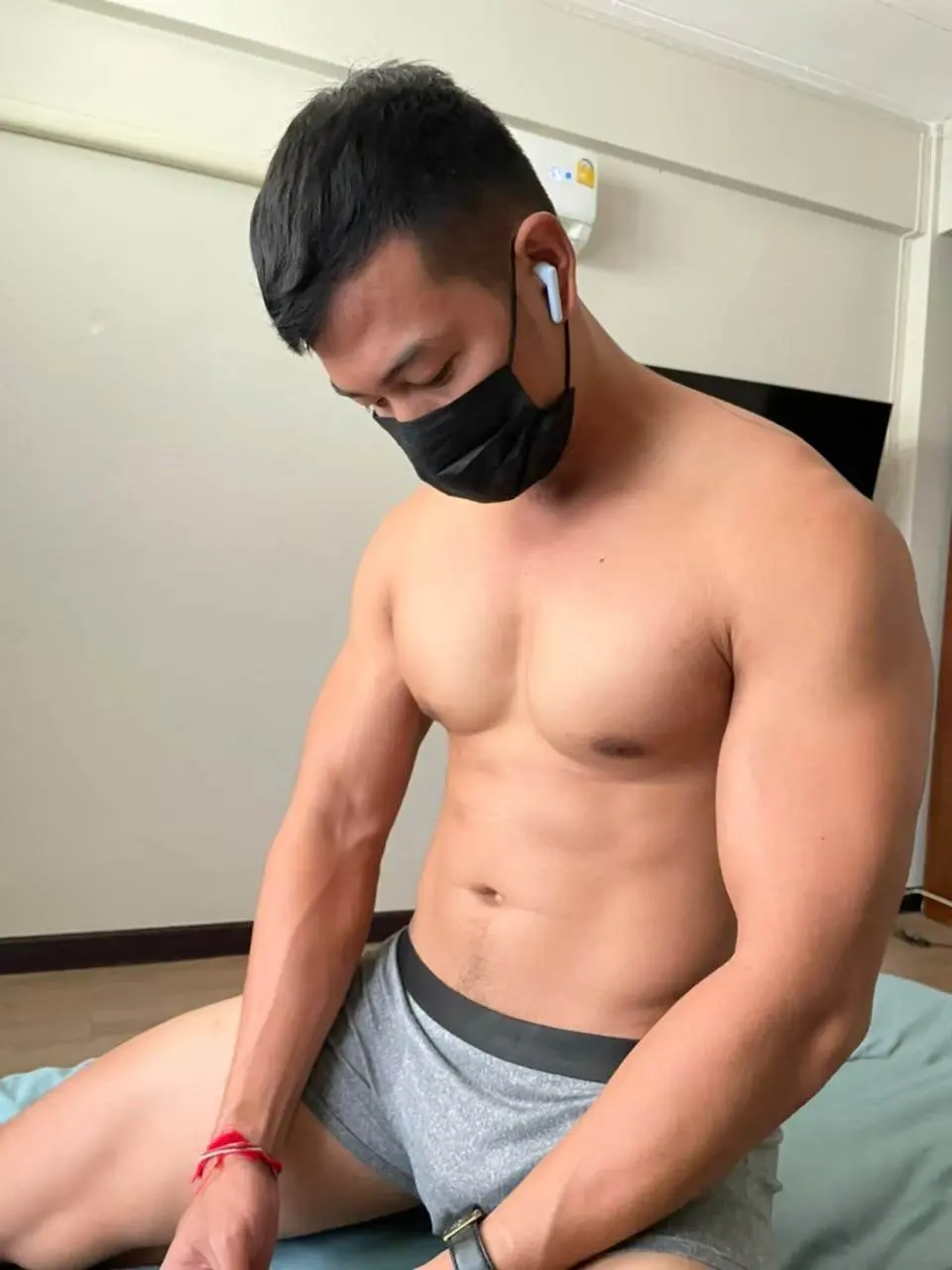 หนุ่มไทยบ้าน