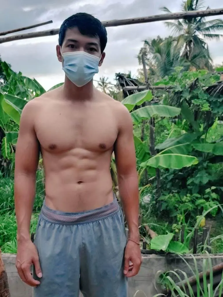 หนุ่มไทยบ้าน