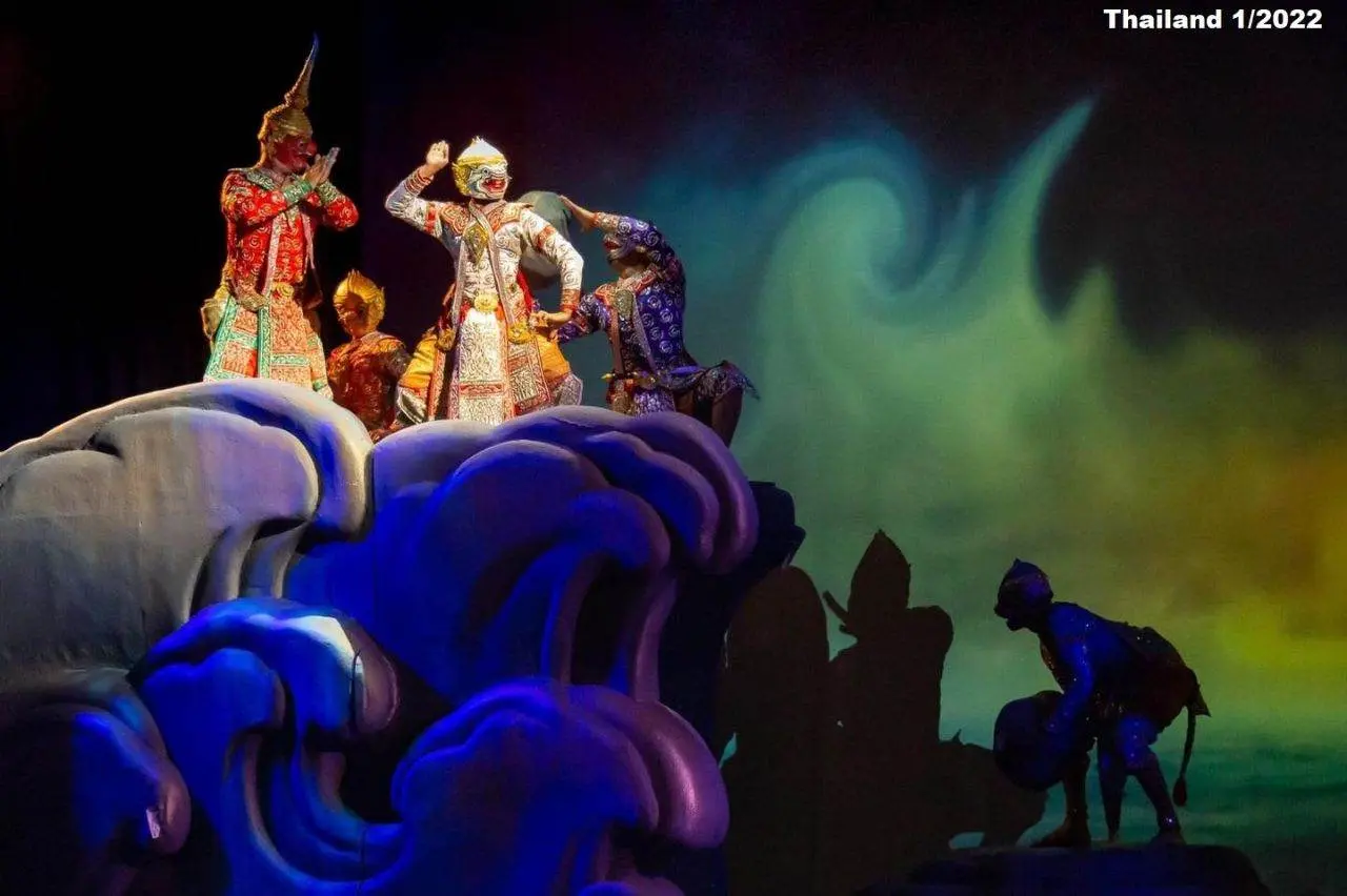 Thai Traditional Shows on the Children Day 2022