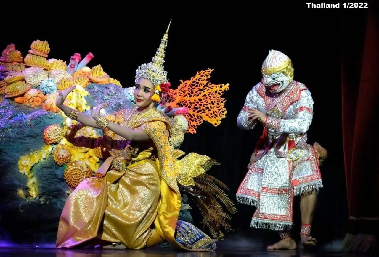 Thai Traditional Shows on the Children Day 2022
