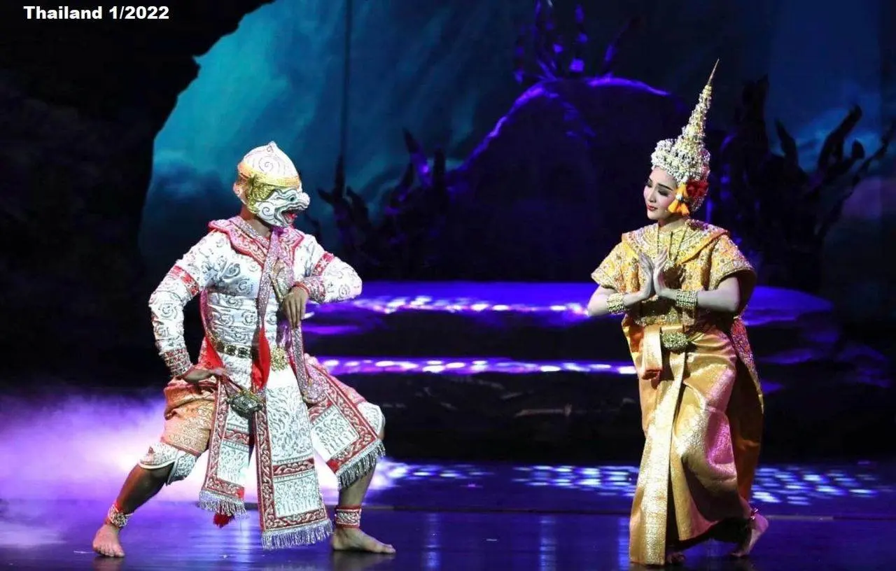 Thai Traditional Shows on the Children Day 2022