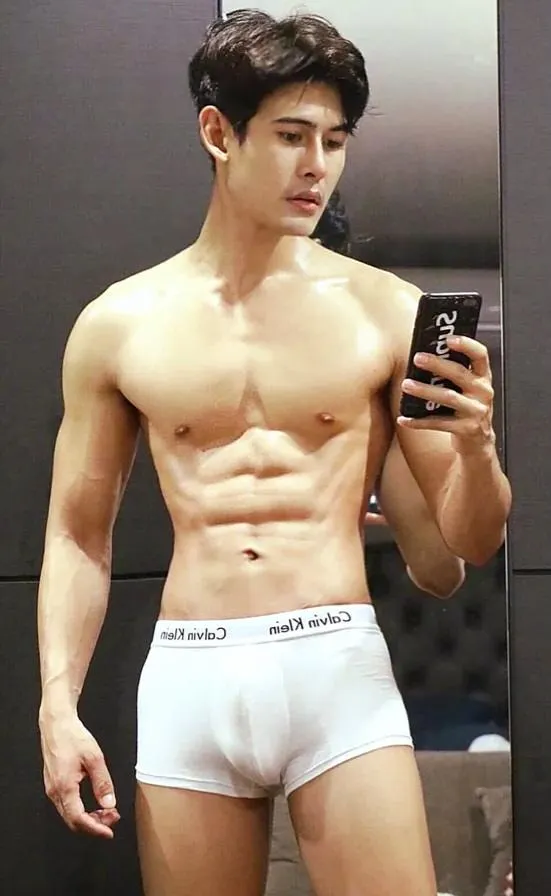 หน้าได้หุ่นล่ำกำลังดีผิวสองสีบั่นท้ายฟิตแน่นแมนๆไม่ติ้ง หาเพื่อนไลน์โพสต์จังมีจริง นัดซัมติงประจำ